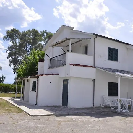 Basilicata Host To Host - La Di Ulisse Apartment *